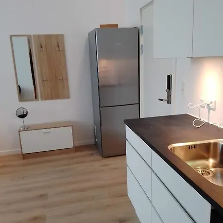 Apartment Dejlig Lejlighed I Havn With King Size Bed *
