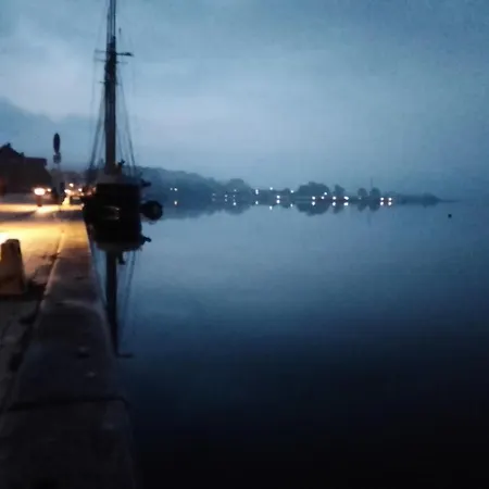 Hotel Dejlig Lejlighed I Havn With King Size Bed